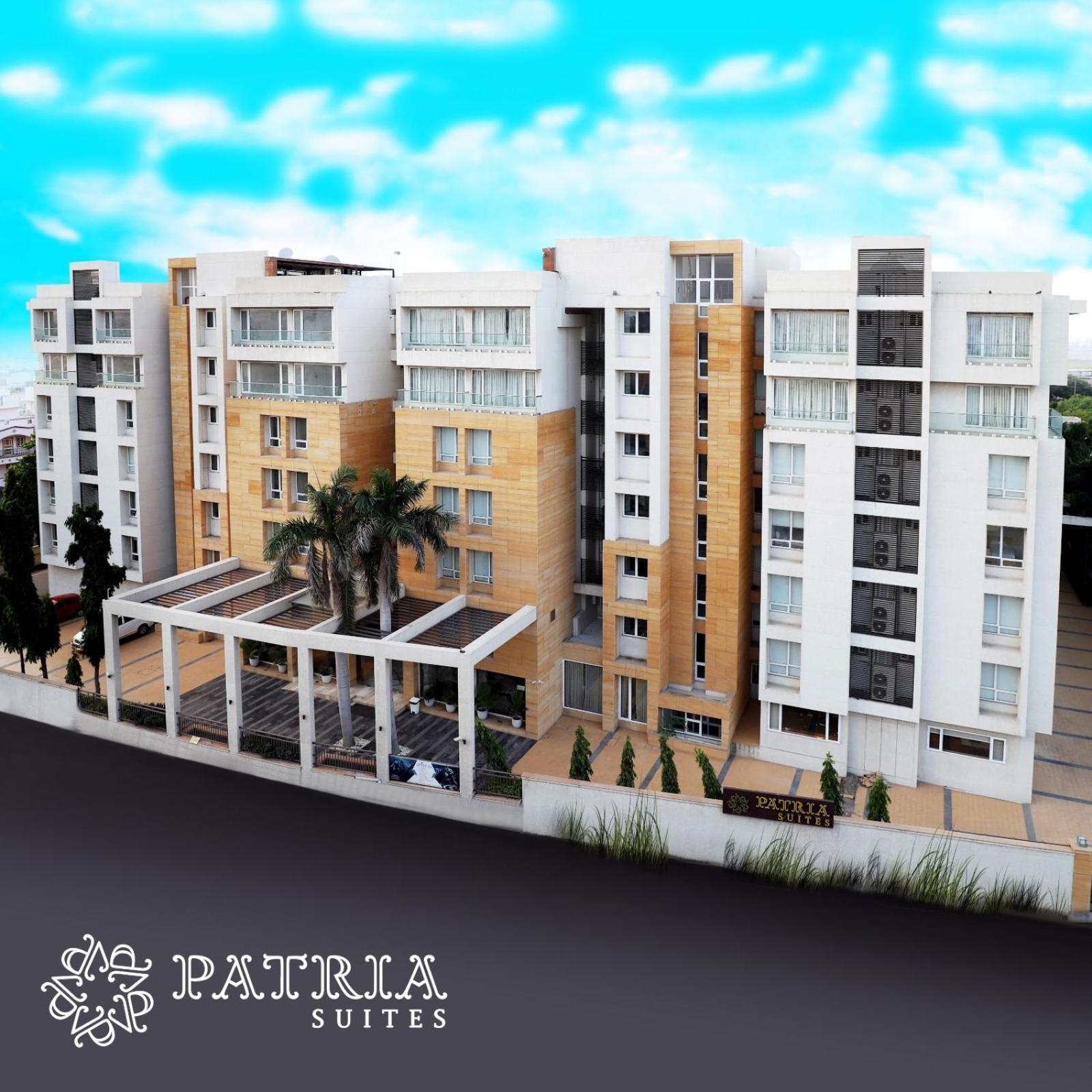 Quality Inn Patria Suites, Rajkot Eksteriør billede