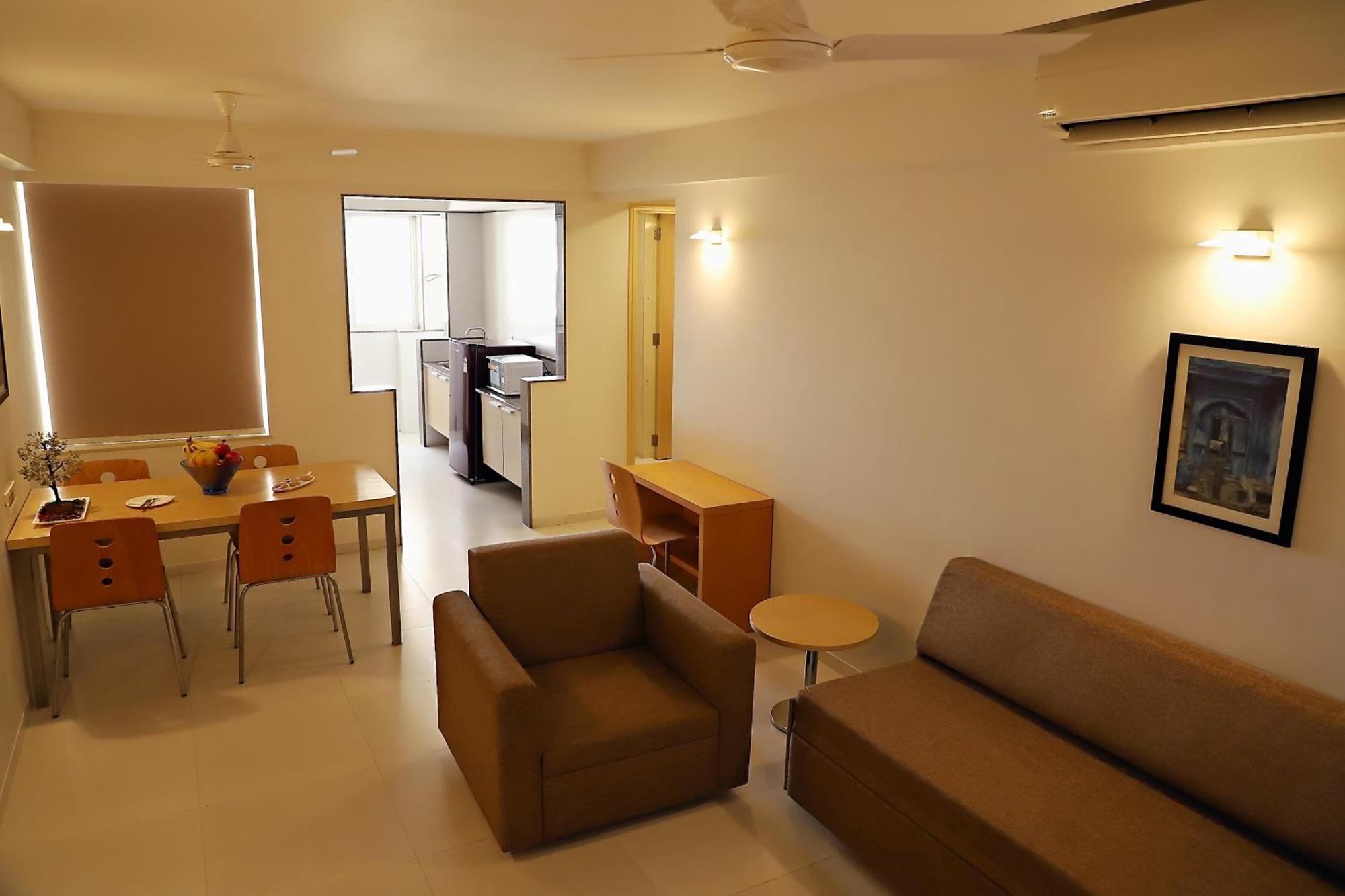 Quality Inn Patria Suites, Rajkot Eksteriør billede