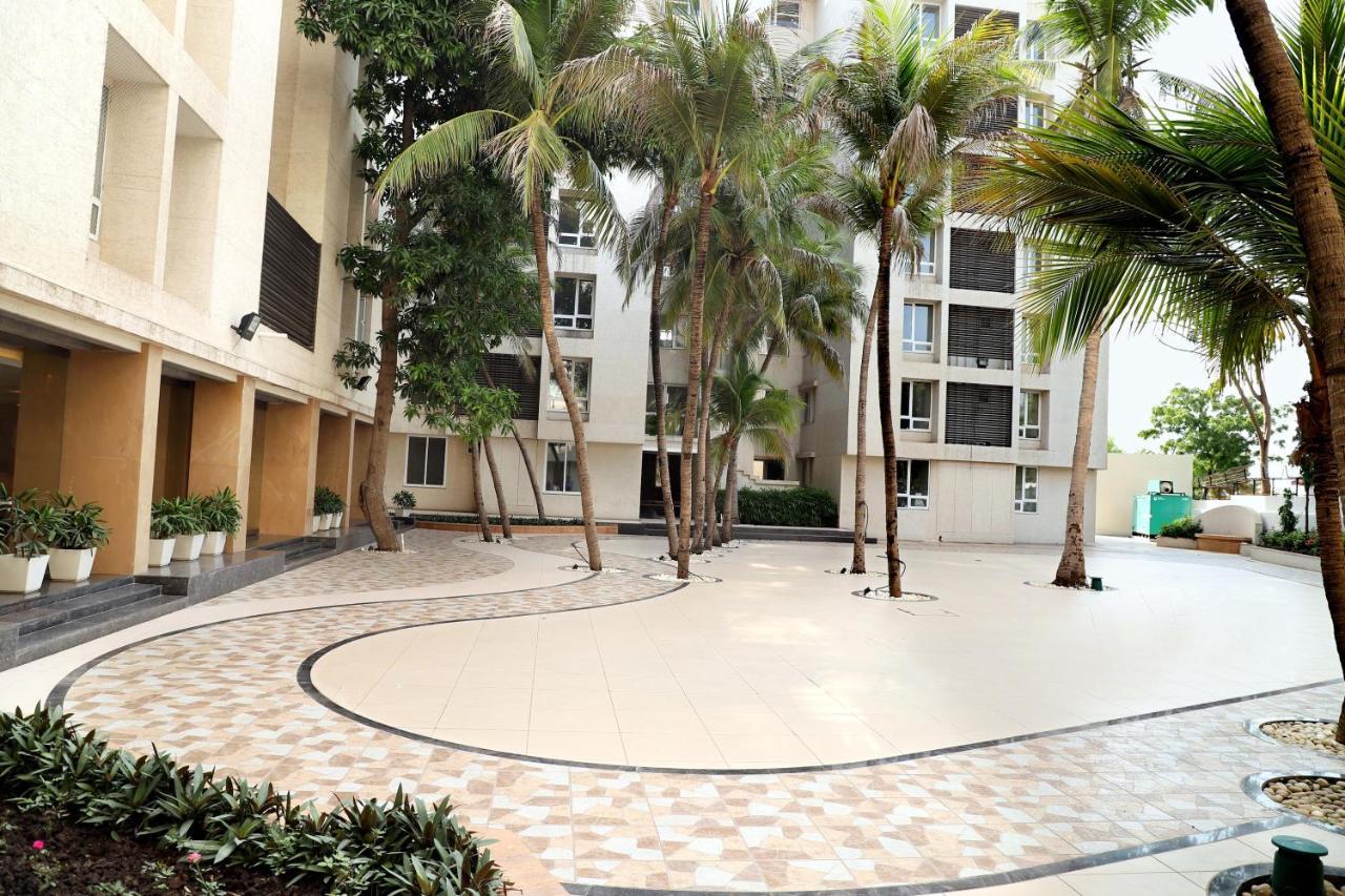 Quality Inn Patria Suites, Rajkot Eksteriør billede