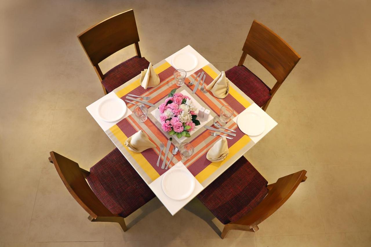 Quality Inn Patria Suites, Rajkot Eksteriør billede