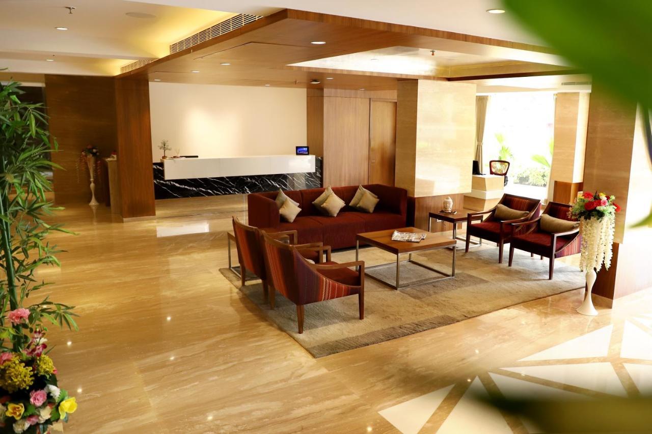 Quality Inn Patria Suites, Rajkot Eksteriør billede