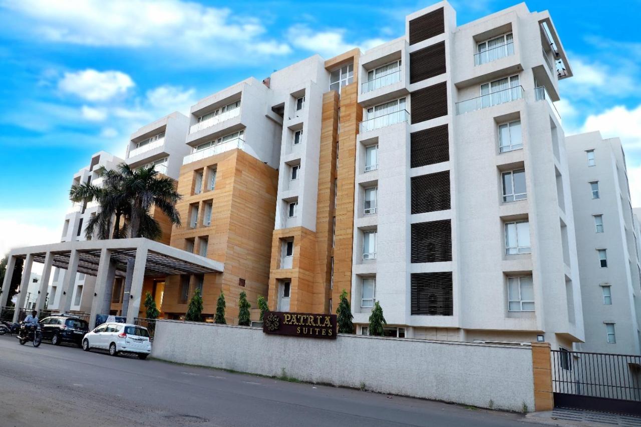 Quality Inn Patria Suites, Rajkot Eksteriør billede