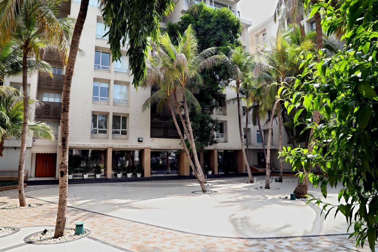 Quality Inn Patria Suites, Rajkot Eksteriør billede